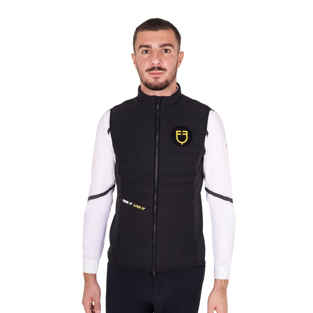 Colete masculino slim fit em tecido técnico