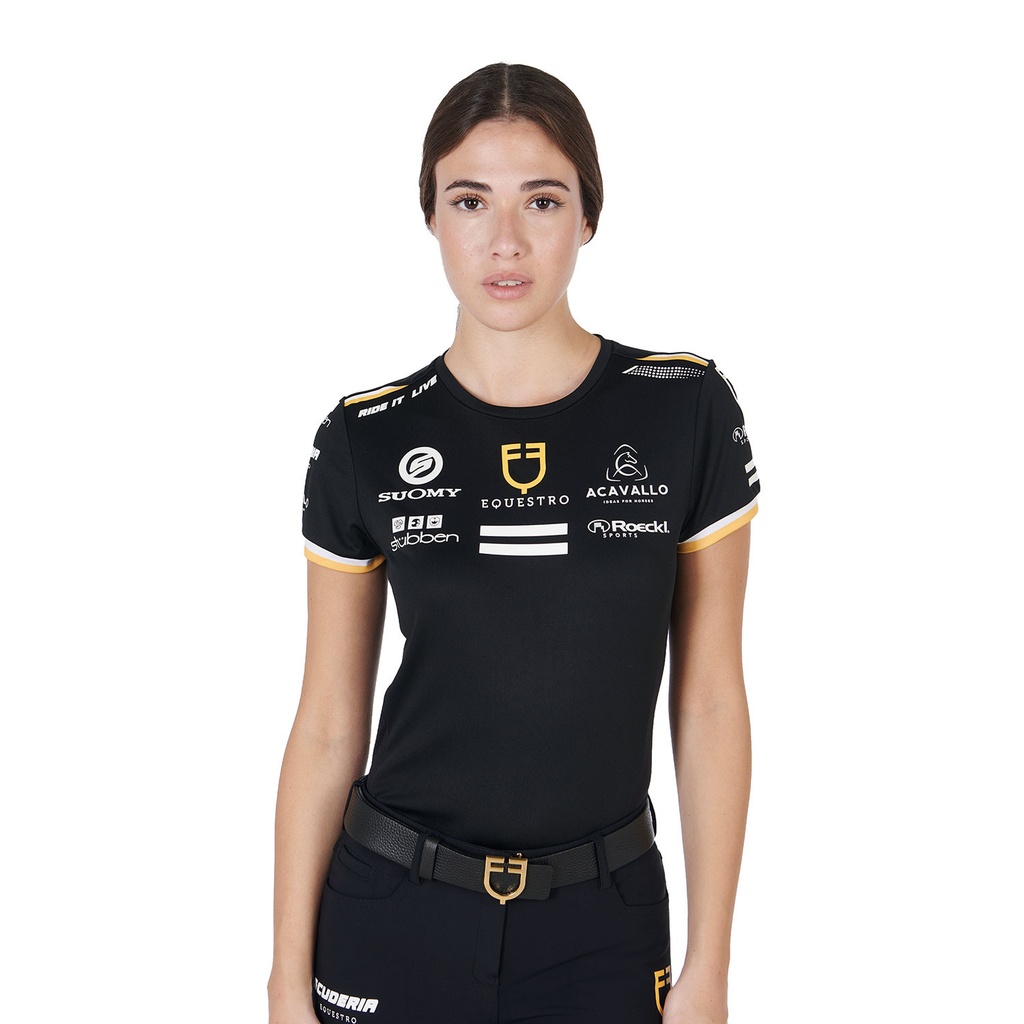 Camiseta feminina multilogo tecido técnico