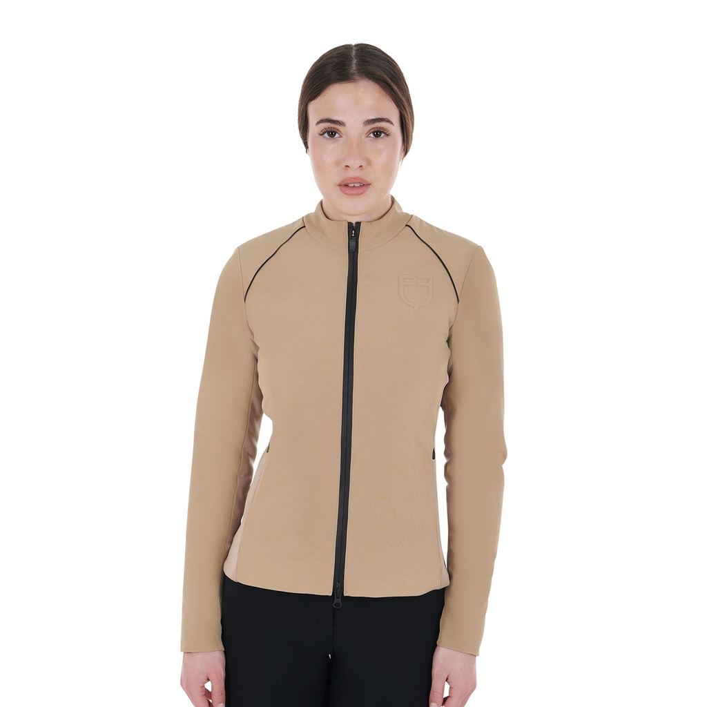 Jaqueta softshell feminina em tecido técnico acolchoado