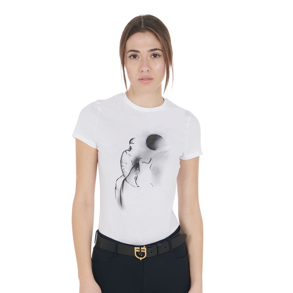 Camiseta feminina slim fit com estampa raio de lua