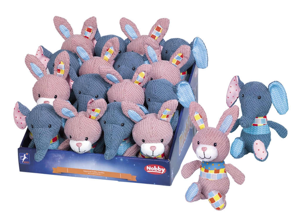 Display com peluches coelhos e elefantes